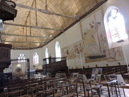 Nef et voûte en lambris de chêne de l'église Saint-Étienne